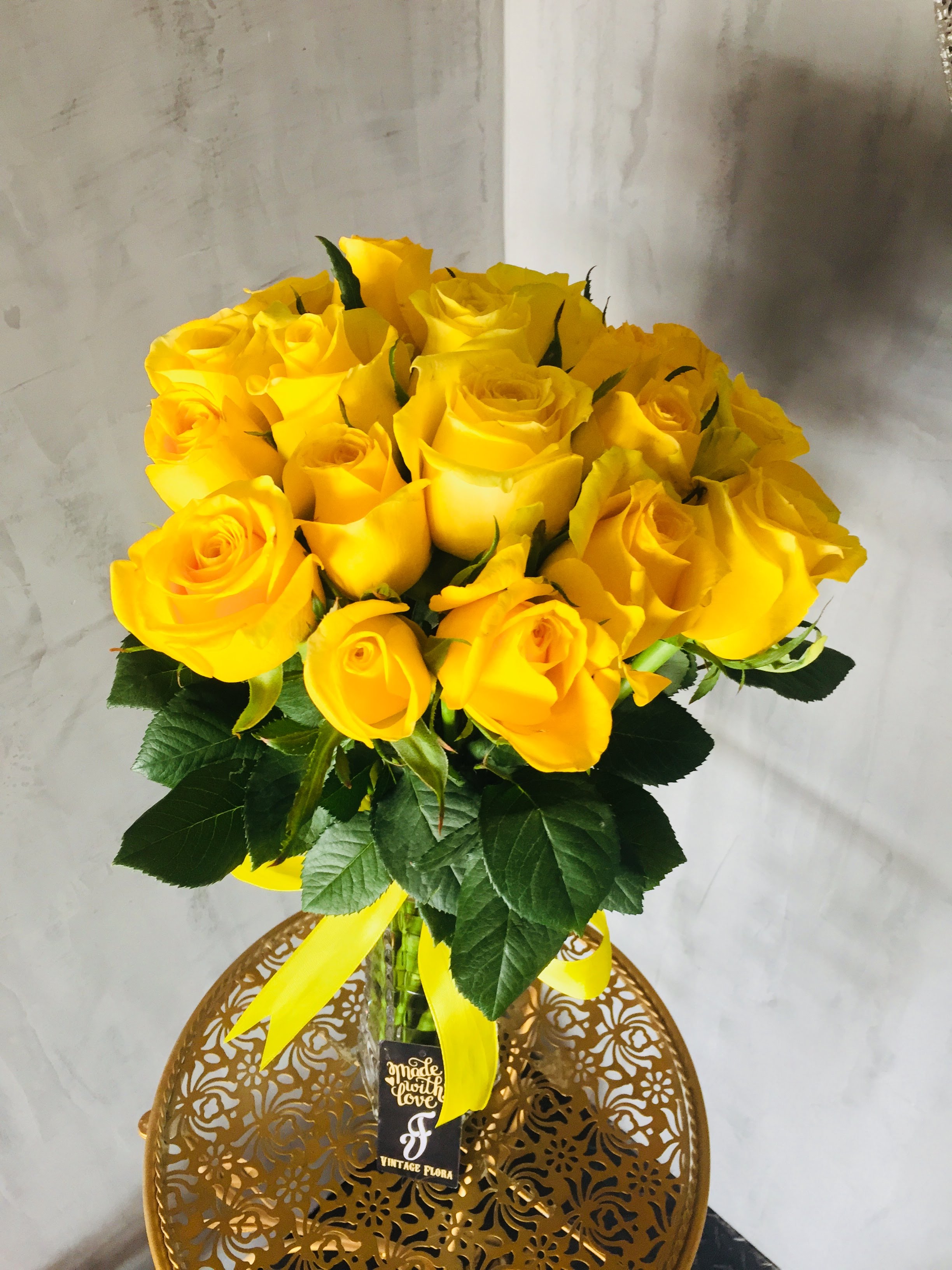 Long Stem Yellow Rose Bouquet | Same Day Delivery | BahrainGreetings