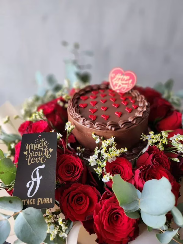 Cake In A Bed Of Roses - Image 2