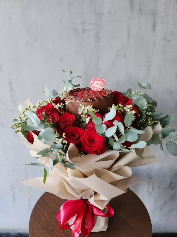 Cake In A Bed Of Roses - Image 3