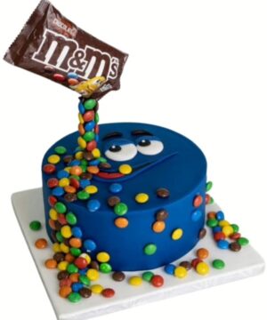 MnM's Cake and Flowers